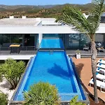 Villa Sernadinha - Infinity Pool & Mountain Views *