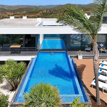Vila Sernadinha - Infinity Pool & Mountain Views *