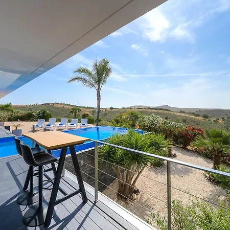 Vila Sernadinha - Infinity Pool & Mountain Views Bensafrim