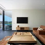 Sernadinha - Infinity Pool & Mountain Views Вилла Бенсафрим