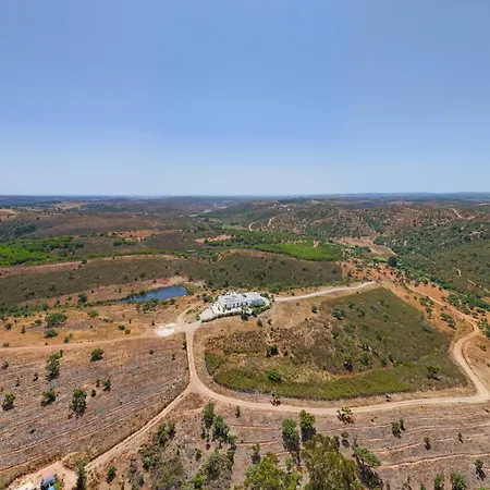 Villa Sernadinha - Infinity Pool & Mountain Views Bensafrim