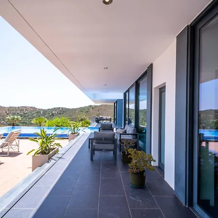 Villa Sernadinha - Infinity Pool & Mountain Views *
