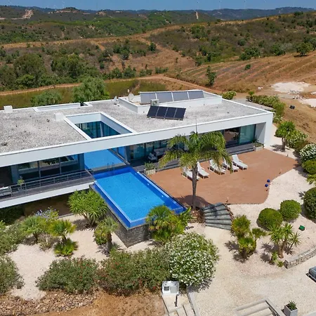 Villa Sernadinha - Infinity Pool & Mountain Views *