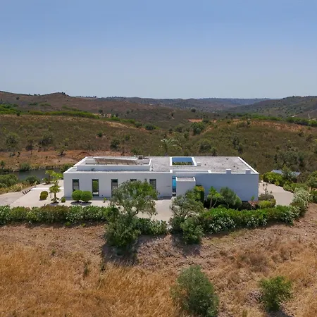 Sernadinha - Infinity Pool & Mountain Views