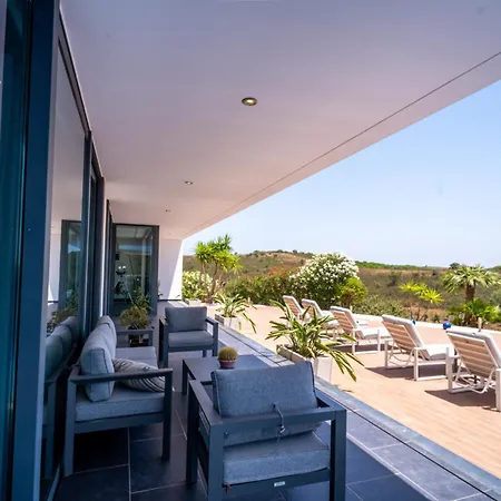 Sernadinha - Infinity Pool & Mountain Views *