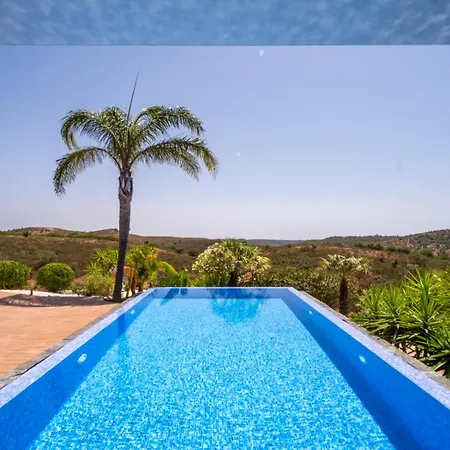 Villa Sernadinha - Infinity Pool & Mountain Views Bensafrim