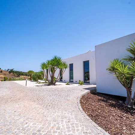 Sernadinha - Infinity Pool & Mountain Views * Bensafrim