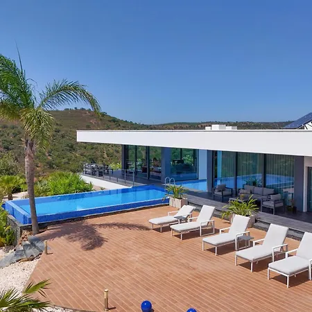 Sernadinha - Infinity Pool & Mountain Views