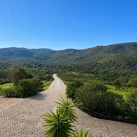 Villa Sernadinha - Infinity Pool & Mountain Views