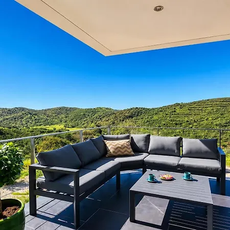 Sernadinha - Infinity Pool & Mountain Views Villa Bensafrim