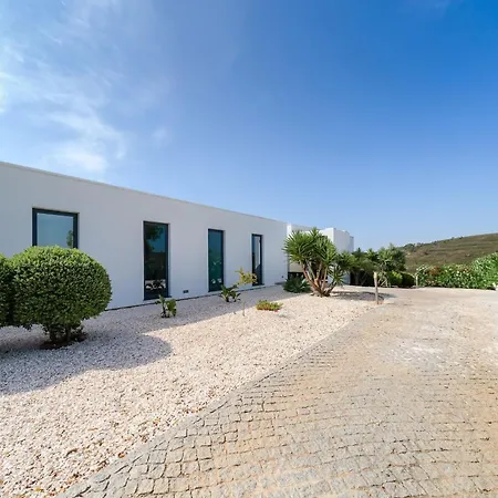 Sernadinha - Infinity Pool & Mountain Views Villa Bensafrim